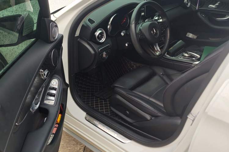 Used Mercedes-Benz C-Class 2018 C 180 L Fashion Edition Sport Version Driver Seat