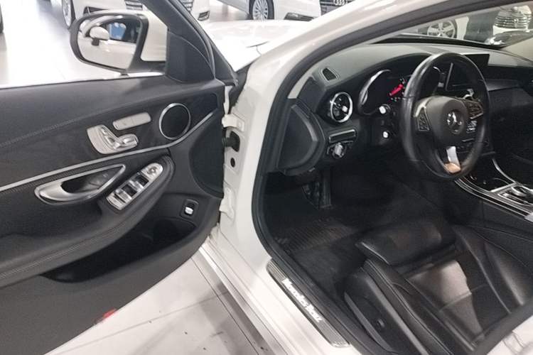 Used Mercedes-Benz C-Class 2018 C 200 L Sport Edition Driver Seat