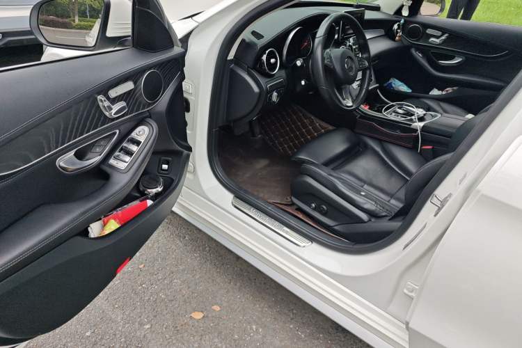 Used Mercedes-Benz C-Class 2018 C 200 L Sport Edition Driver Seat