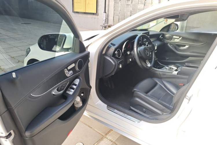 Used Mercedes-Benz C-Class 2018 C 200 Sport Edition Driver Seat