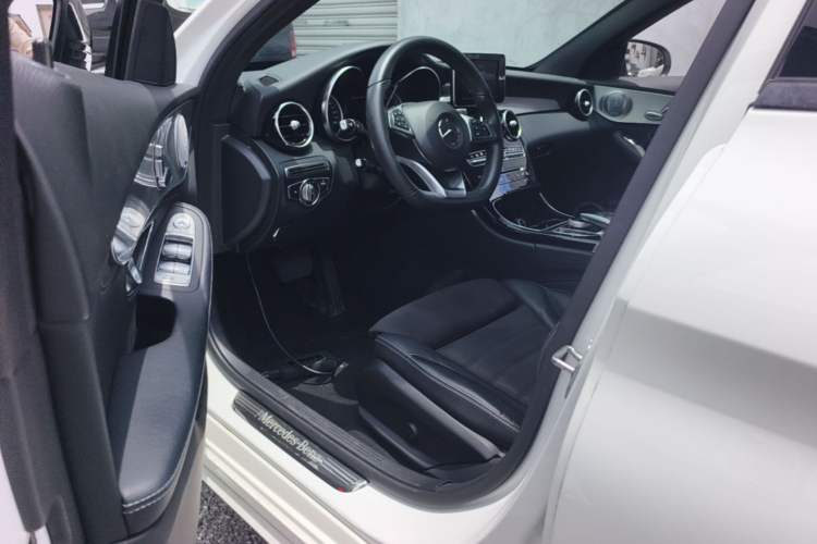 Used Mercedes-Benz C-Class 2018 C 200 Sport Edition Driver Seat