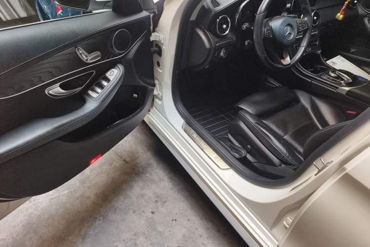 Used Mercedes-Benz C-Class 2018 C 180 L Fashion Edition Sport Version Driver Seat