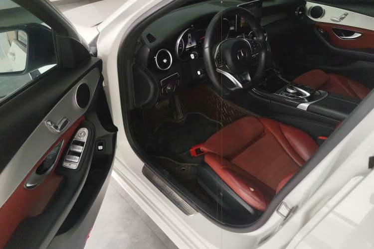 Used Mercedes-Benz C-Class 2018 C 200 Sport Edition Driver Seat