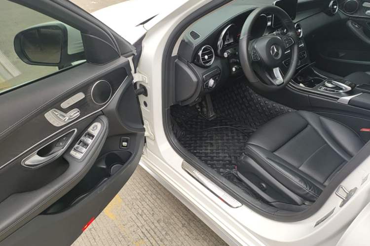 Used Mercedes-Benz C-Class 2018 C 200 L Sport Edition Driver Seat