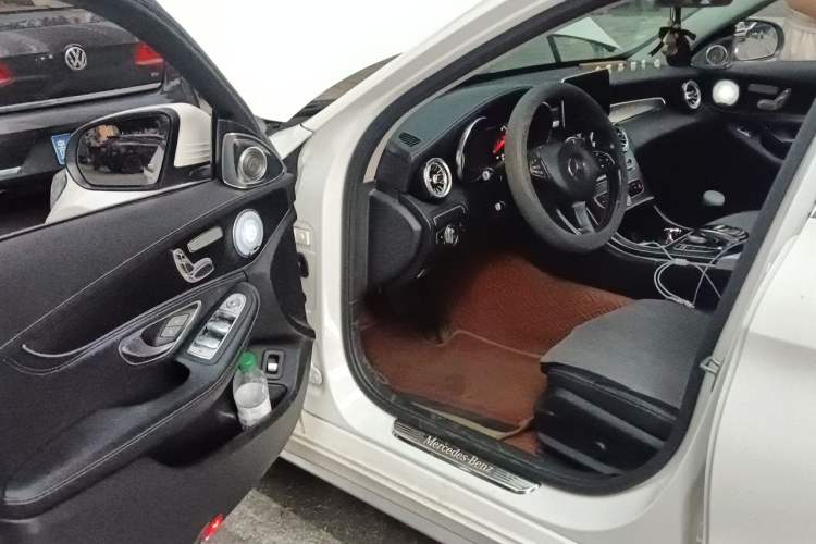 Used Mercedes-Benz C-Class 2018 C 200 L Sport Edition Driver Seat