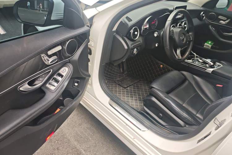 Used Mercedes-Benz C-Class 2018 C 200 L Sport Edition Driver Seat