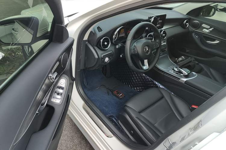 Used Mercedes-Benz C-Class 2018 C 200 L Sport Edition Driver Seat