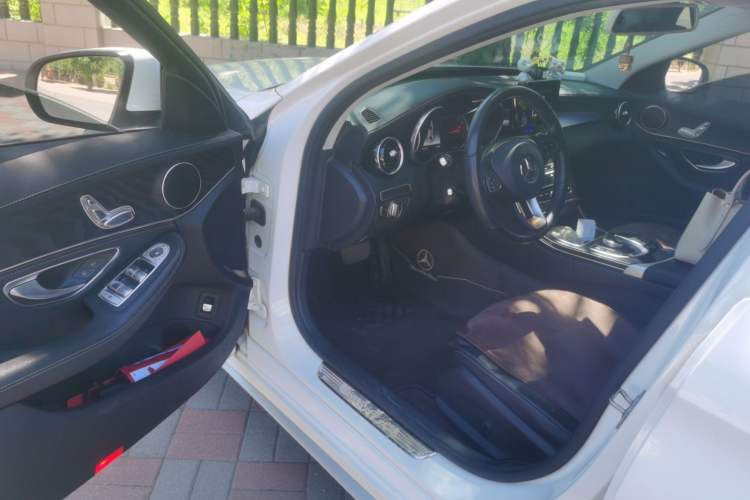 Used Mercedes-Benz C-Class 2018 C 180 L Fashion Edition Sport Version Driver Seat