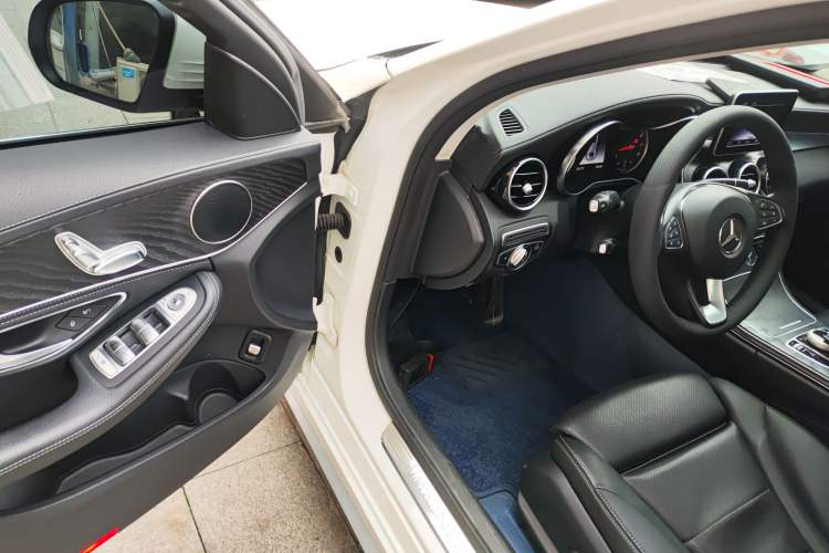Used Mercedes-Benz C-Class 2018 C 180 L Fashion Edition Sport Version Driver Seat