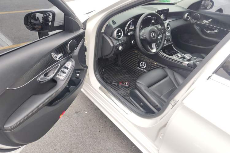 Used Mercedes-Benz C-Class 2018 C 200 Estate Driver Seat