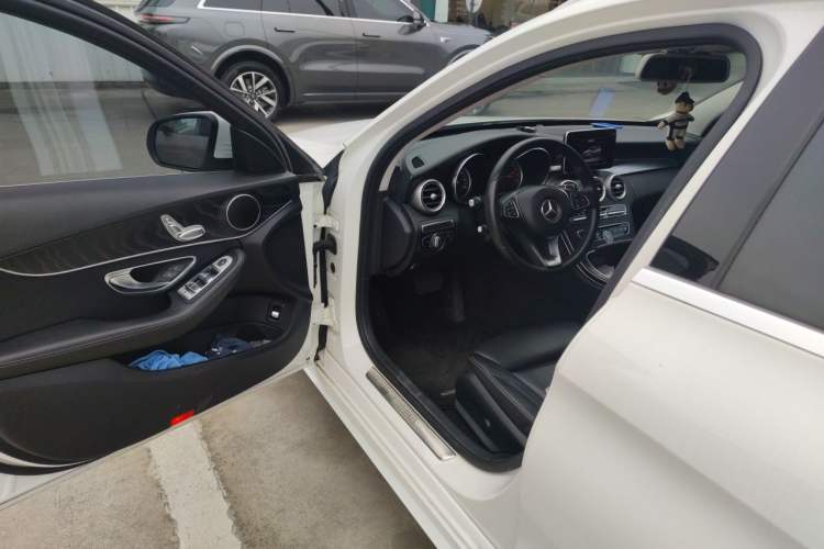 Used Mercedes-Benz C-Class 2018 C 200 Estate Driver Seat