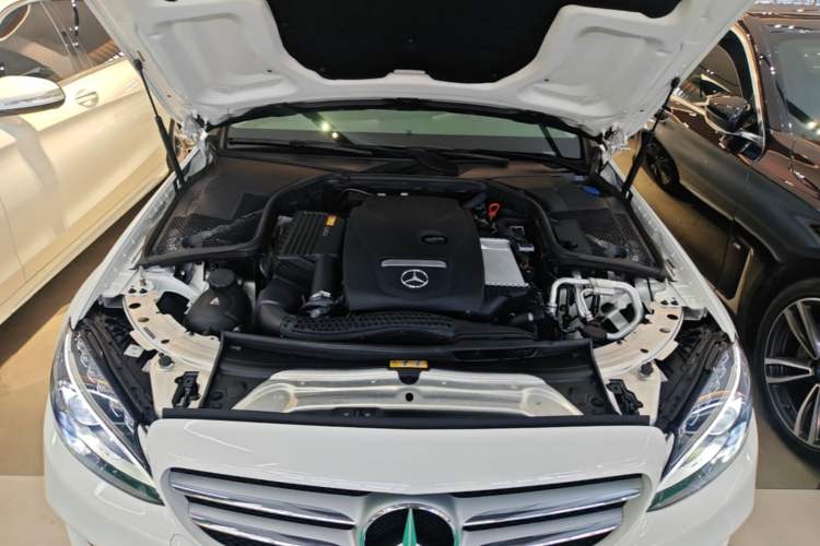 Used Mercedes-Benz C-Class 2018 C 180 station wagon Engine Bay