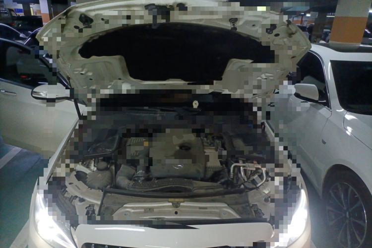 Used Mercedes-Benz C-Class 2018 C 200 L Sport Edition Engine Bay