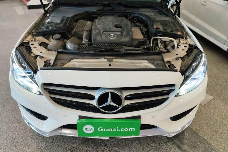 Used Mercedes-Benz C-Class 2018 C 200 Estate Engine Bay