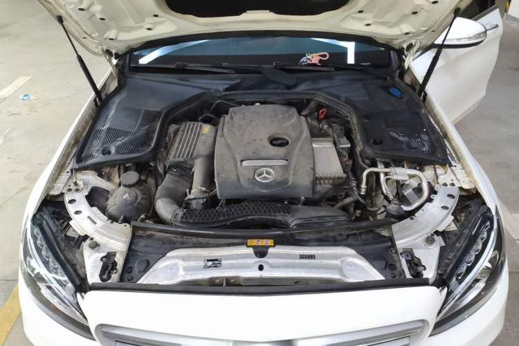 Used Mercedes-Benz C-Class 2018 C 180 L Fashion Edition Sport Version Engine Bay