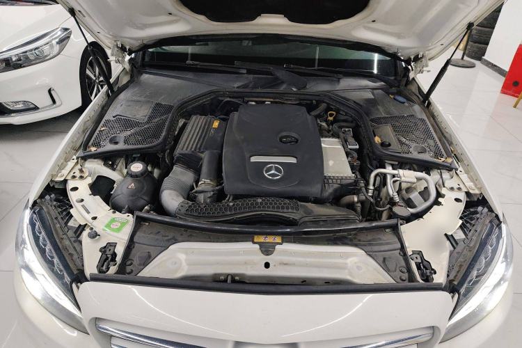 Used Mercedes-Benz C-Class 2018 C 200 Estate Engine Bay