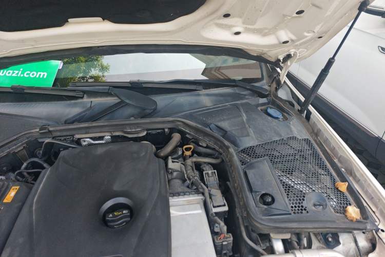 Used Mercedes-Benz C-Class 2018 C 200 L Sport Edition Engine Bay Left