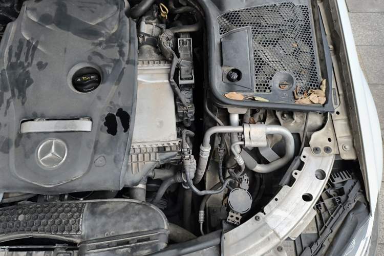 Used Mercedes-Benz C-Class 2018 C 200 L Engine Bay Left