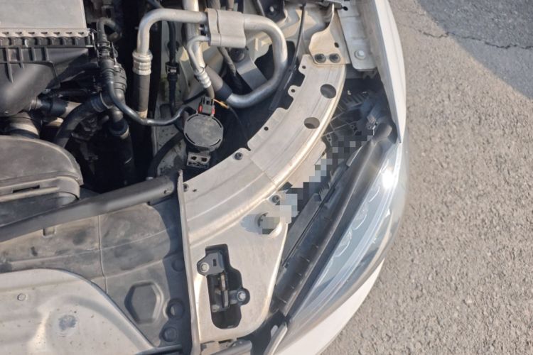 Used Mercedes-Benz C-Class 2018 C 200 L Sport Edition Engine Bay Left