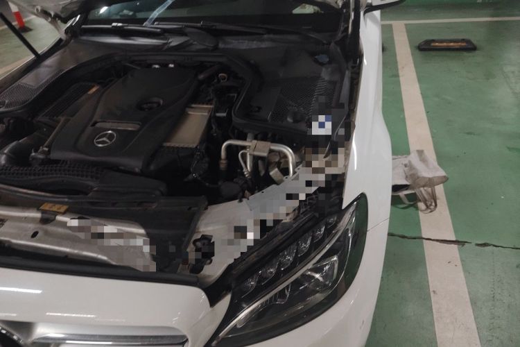 Used Mercedes-Benz C-Class 2018 C 200 L Engine Bay Left