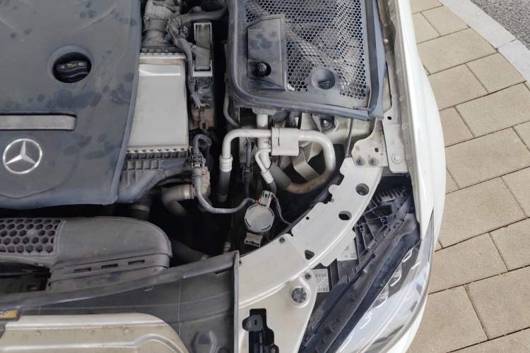 Used Mercedes-Benz C-Class 2018 C 200 Coupe Engine Bay Left