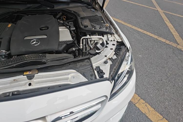Used Mercedes-Benz C-Class 2018 C 200 Estate Engine Bay Left