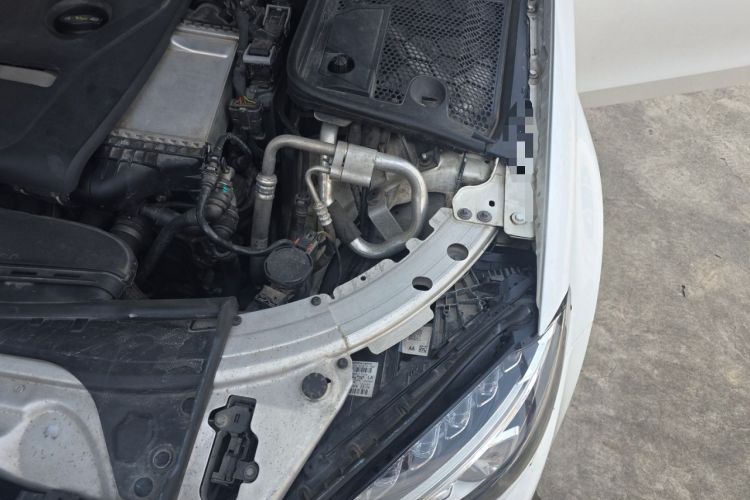 Used Mercedes-Benz C-Class 2018 C 200 Sport Edition Engine Bay Left