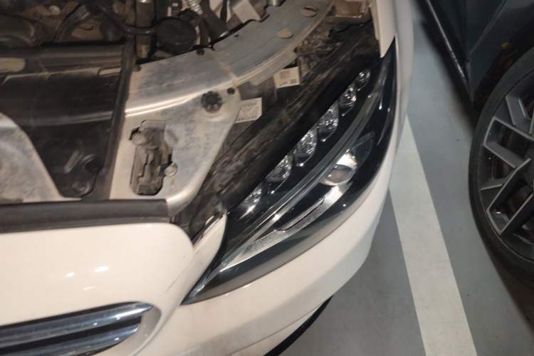 Used Mercedes-Benz C-Class 2018 C 200 Sport Edition Engine Bay Left