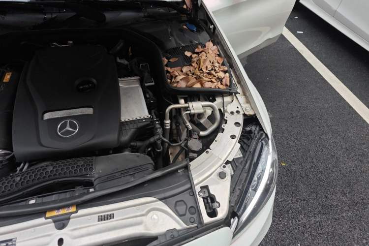 Used Mercedes-Benz C-Class 2018 C 200 L Engine Bay Left