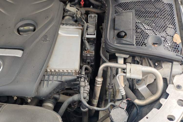 Used Mercedes-Benz C-Class 2018 C 180 L Fashion Edition Sport Version Engine Bay Left