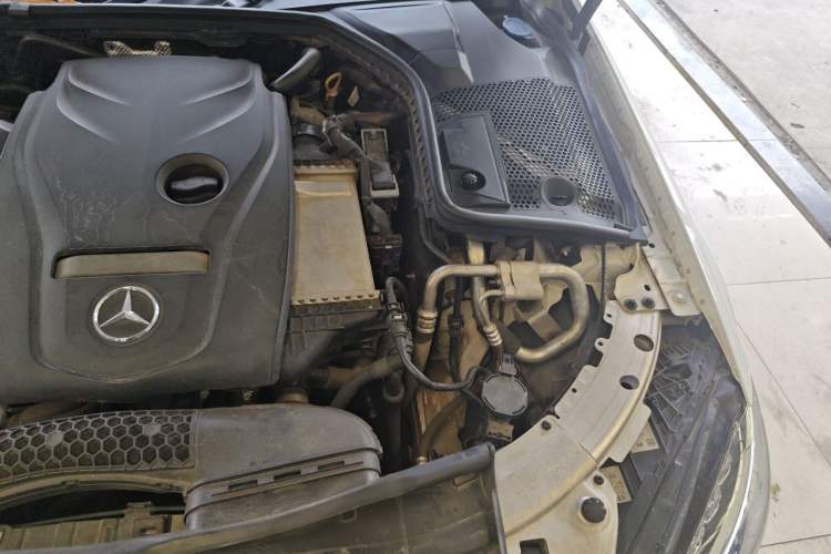 Used Mercedes-Benz C-Class 2018 C 200 Sport Edition Engine Bay Left