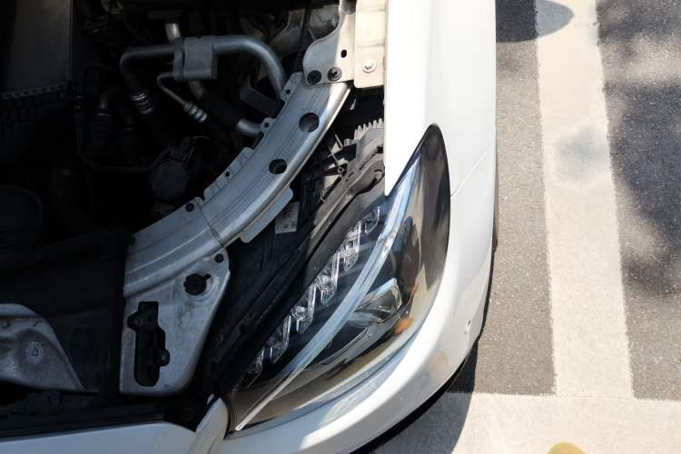 Used Mercedes-Benz C-Class 2018 C 200 Sport Edition Engine Bay Left