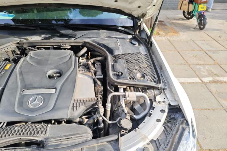 Used Mercedes-Benz C-Class 2018 C 200 Sport Edition Engine Bay Left