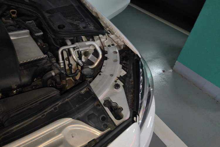Used Mercedes-Benz C-Class 2018 C 200 Coupe Engine Bay Left