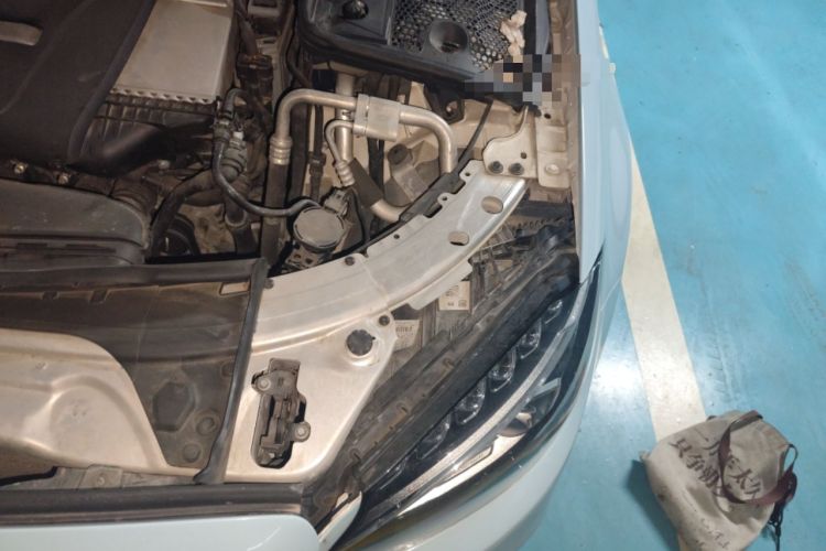 Used Mercedes-Benz C-Class 2018 C 200 Sport Edition Engine Bay Left