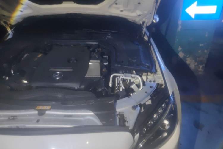 Used Mercedes-Benz C-Class 2018 C 200 L Sport Edition Engine Bay Left