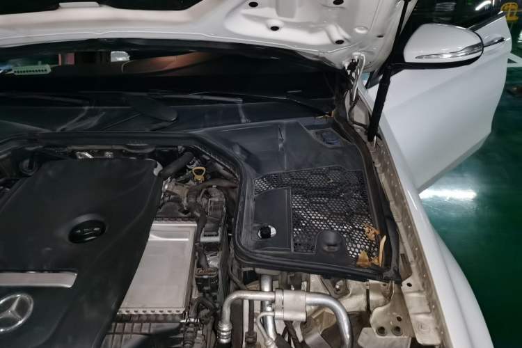 Used Mercedes-Benz C-Class 2018 C 200 L Sport Edition Engine Bay Left