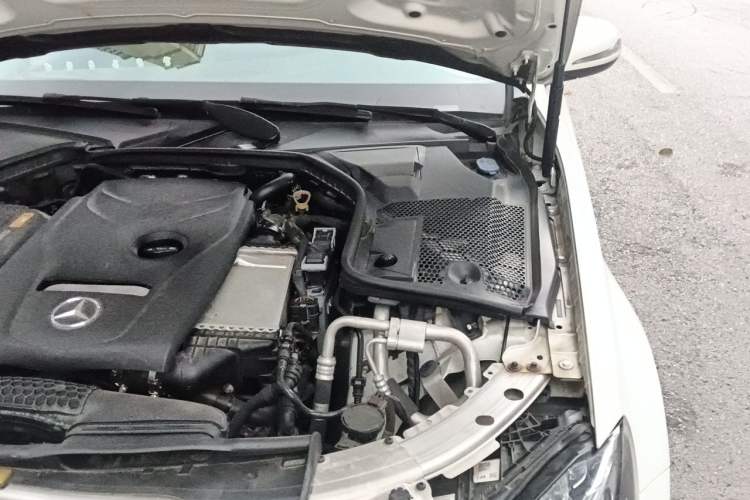 Used Mercedes-Benz C-Class 2018 C 200 L Sport Edition Engine Bay Left