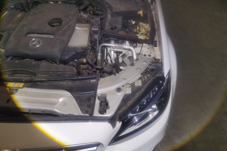 Used Mercedes-Benz C-Class 2018 C 200 Estate Engine Bay Left