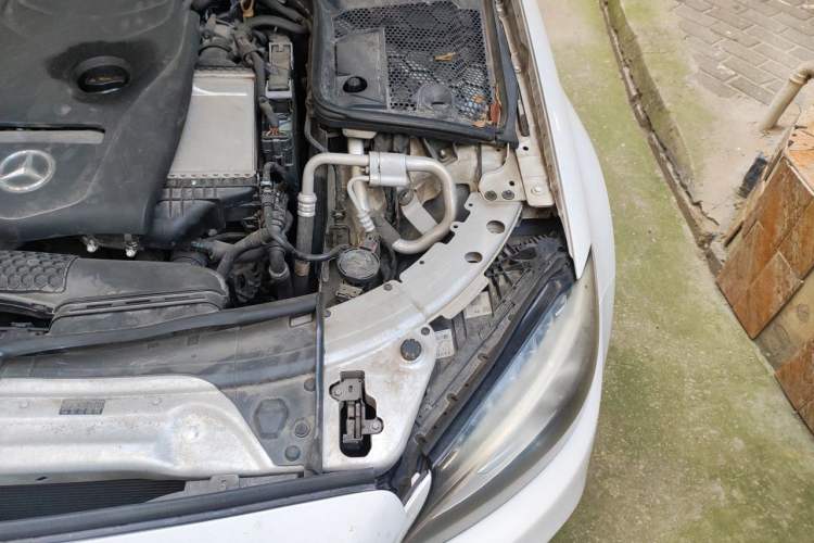 Used Mercedes-Benz C-Class 2018 C 200 L Sport Edition Engine Bay Left