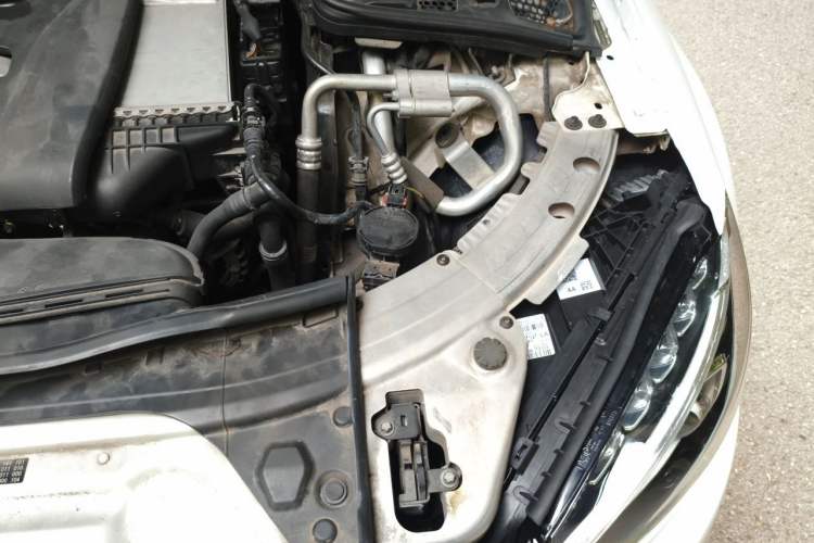 Used Mercedes-Benz C-Class 2018 C 200 L Sport Edition Engine Bay Left