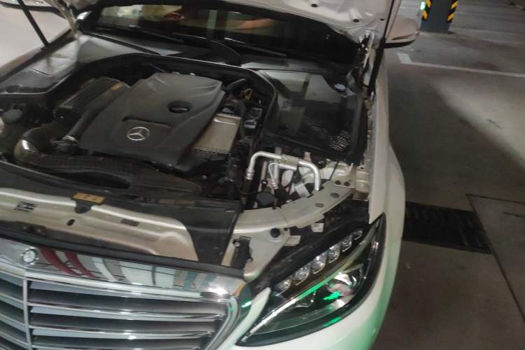Used Mercedes-Benz C-Class 2018 C 200 L Engine Bay Left