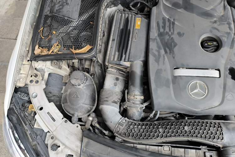 Used Mercedes-Benz C-Class 2018 C 200 L Engine Bay Right