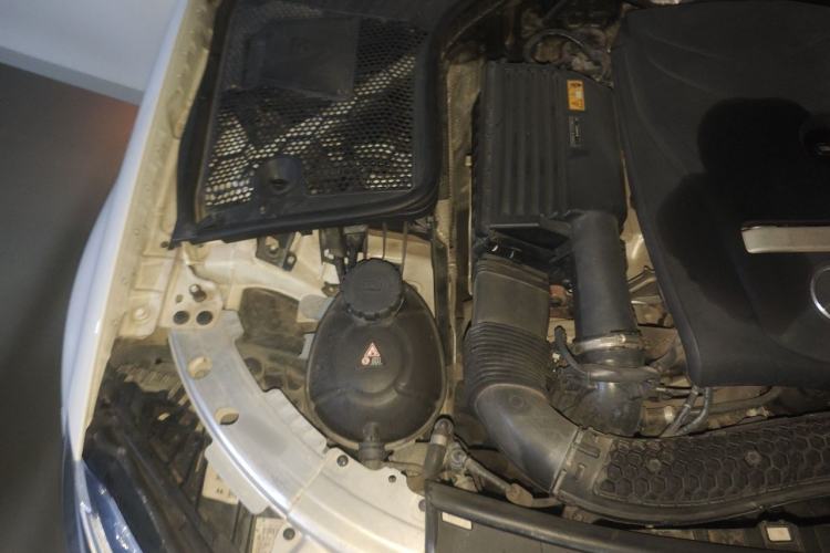 Used Mercedes-Benz C-Class 2018 C 200 L Sport Edition Engine Bay Right