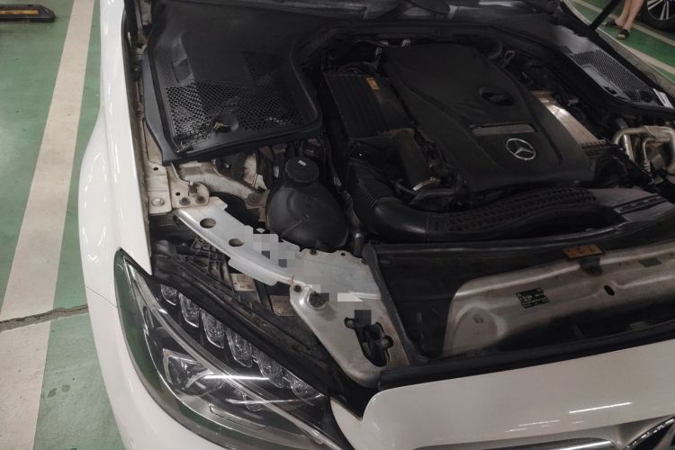 Used Mercedes-Benz C-Class 2018 C 200 L Engine Bay Right
