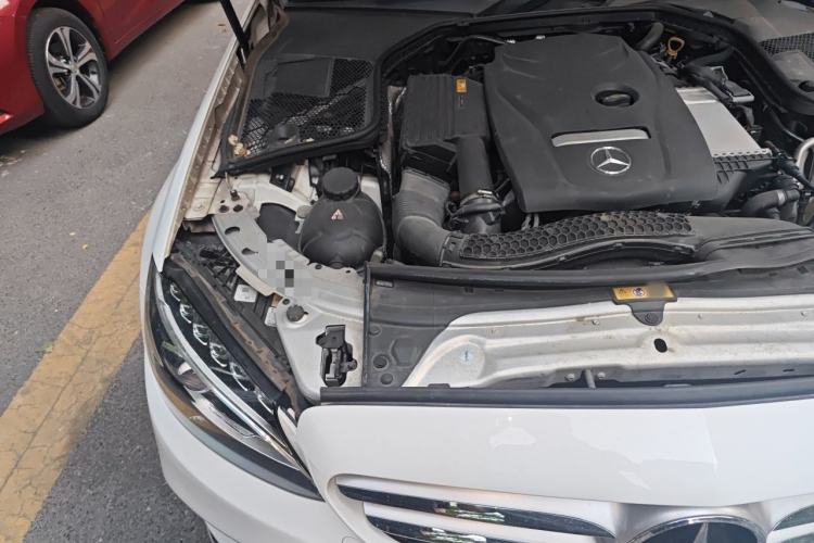 Used Mercedes-Benz C-Class 2018 C 200 Estate Engine Bay Right