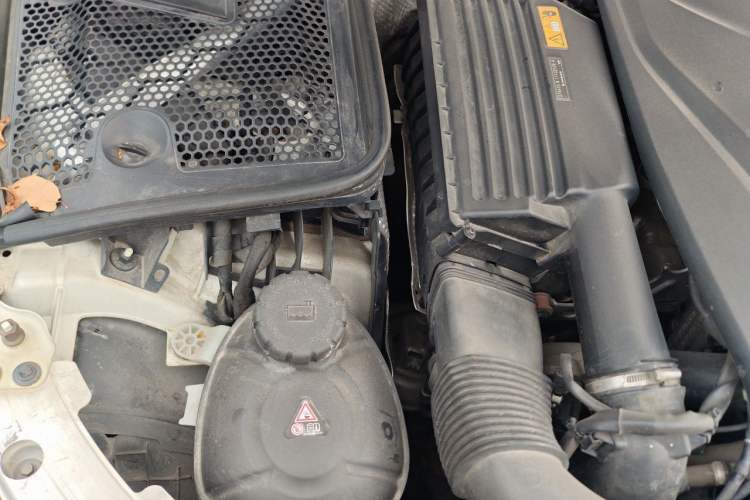 Used Mercedes-Benz C-Class 2018 C 180 L Fashion Edition Sport Version Engine Bay Right