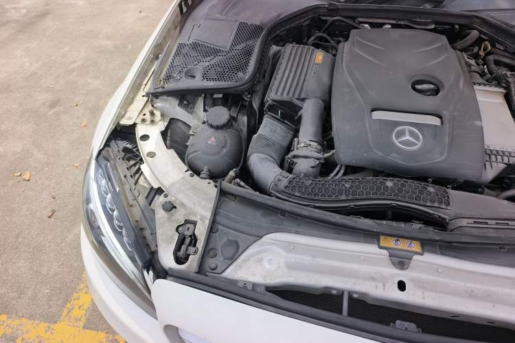 Used Mercedes-Benz C-Class 2018 C 200 L Sport Edition Engine Bay Right