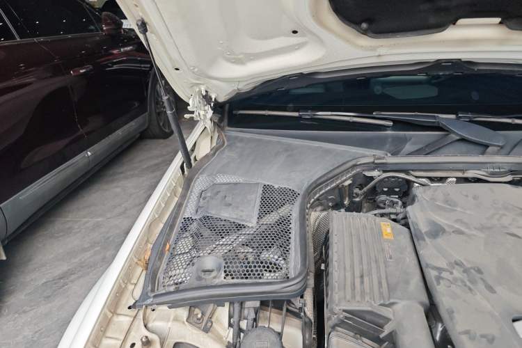 Used Mercedes-Benz C-Class 2018 C 300 Coupe Night Edition Engine Bay Right