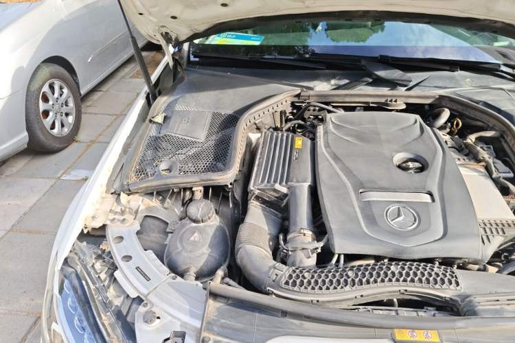 Used Mercedes-Benz C-Class 2018 C 200 Sport Edition Engine Bay Right